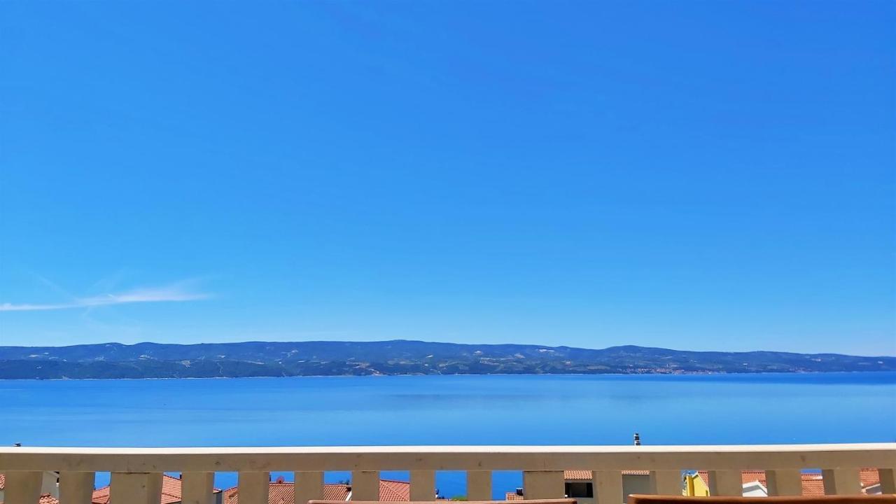 Apartments Nemira Omis Exterior photo